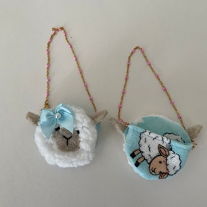 Blythe Doll Purse / Handtasche kleines Lamm mit blauer Schleife