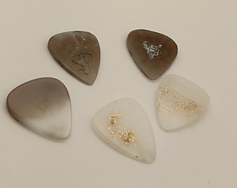 Set of 5 picks made of epoxy resin