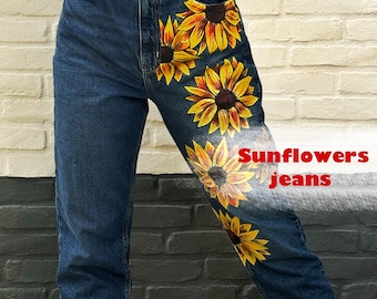 Vaqueros personalizados por encargo. Vaqueros “girasoles”. Pantalones personalizados. Pintura de jeans según diseño de flores. Pantalón vaquero personalizado.