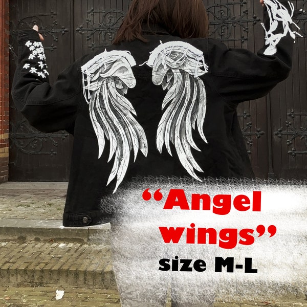 Custom denim jacket with hand painting and embroidery. "Angel Wings". Black  jeansjacke. Festival clothes. Painting of clothes to order.