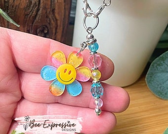 Handmade Beaded Tumbler Charm: Pastel Smile Daisy Flower Chain
