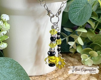 Bumble Bee Tumbler Charm: Glass Bee, Acrylic Beads & Daisy Tassel