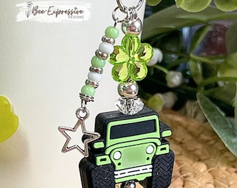 Handmade Green 4x4 Vehicle Tumbler Charm: Beaded Tassel & Star Pendant