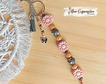 Handmade Daisy Floral Keychain: Beaded Tassel with Butterfly Charm