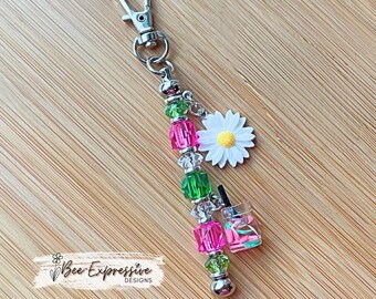 Beaded, FLOWER keychain: tumbler charm chain! Daisy charm, Cup Charm with straw!
