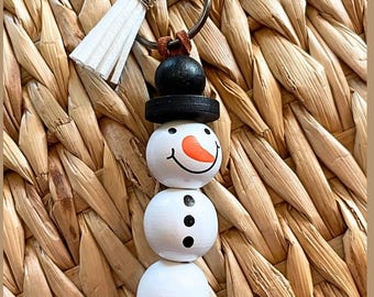 Handmade Beaded Snowman Keychain: Christmas Charm with Tassel