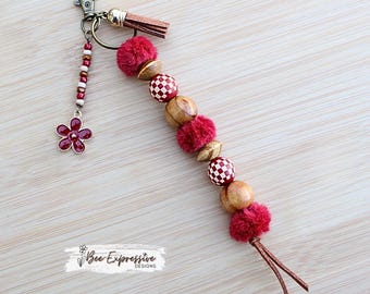 Handmade Daisy Flower Beaded Keychain: Wood Beads, A Love Charm