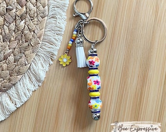Handmade Floral Beaded Keychain: Rhinestone Tassel, Daisy Charm