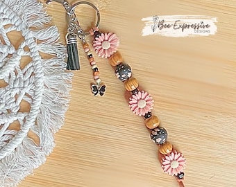 Handmade Daisy Floral Keychain: Beaded Tassel with Butterfly Charm