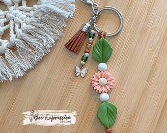 Handmade Daisy Keychain: Floral Beaded Tassel, Butterfly Charm