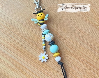 Handmade 3D Bumblebee Bee Keychain: Daisy Charm, Beaded Tassel