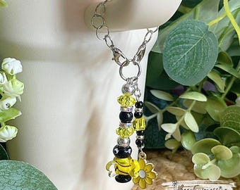 Bumble Bee Tumbler Charm: Glass Bee, Acrylic Beads & Daisy Tassel