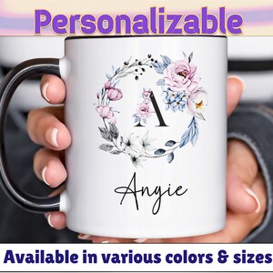 carta de corona de flores rosa y azul taza de nombre personalizada, taza personalizada, taza de nombre, taza de letras, taza floral, taza de flores, regalo de cumpleaños