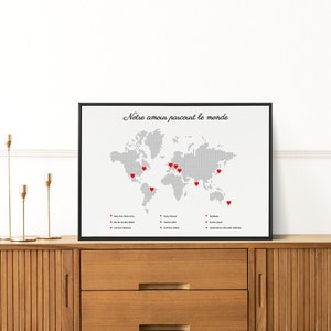 Affiche carte du monde grise pour les voyageurs : Idéale pour les amoureux de l'aventure, cadeau unique pour couple explorateur.