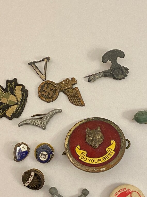Vintage pin collection from the 30’s-50’s some Ge… - image 10