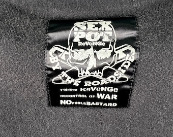 Vintage Japanese Brand Sex Pot Revenge Punk Spirit Skull Short