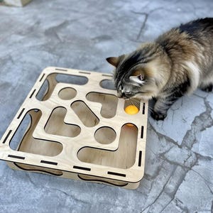 Interactive Wooden Cat Maze - Cat Puzzle Box with Ball - Enrichment for Bored Indoor Cats - Eco Friendly Plywood Kitten Toy - Pet Lover Gift
