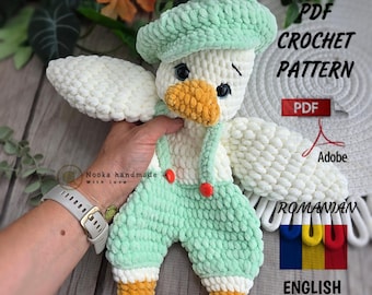 Schema per realizzare un'anatra all'uncinetto NUc / Giocattolo confortevole / Anatra di peluche amigurumi / Giocattolo coccoloso da 30 cm / Salopette e cappello, cappello da coniglio, cappello da rana, fiocco, tutorial passo passo