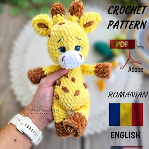 Op de afbeelding: Haakpatroon voor een geel en bruin giraffen amigurumi speelgoed. Het patroon is beschikbaar in zowel Engels als Roemeens. Het patroon is in PDF-formaat.