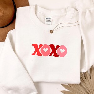 XOXO Sweatshirt, Valentines Day Sweatshirt, Valentines Day Shirt Valentine Shirt for Teacher Valentines Sweater Galentines Day Gifts XOXO