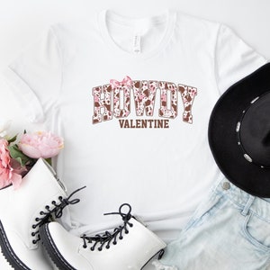 Howdy Valentine Shirt, Valentine&#39;s Day Western T-Shirt, Western Love Shirt, Valentines Day Shirt, Valentines Day Gift, Cowgirl Valentine Tee