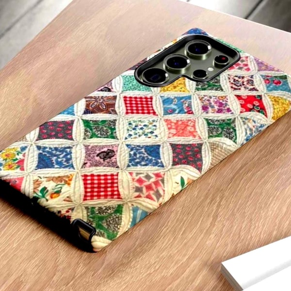 Funda para teléfono con diseño de patchwork y gráficos vintage / Funda para iPhone 17 / Funda para Samsung S26 estilo cottagecore / Estampado de textura de tela acogedora