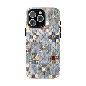 Funda para teléfono de estilo vintage azul primitivo con diseño de patchwork - Funda elegante para quilters, iPhone 17, protección para teléfono, funda colorida imagen 6