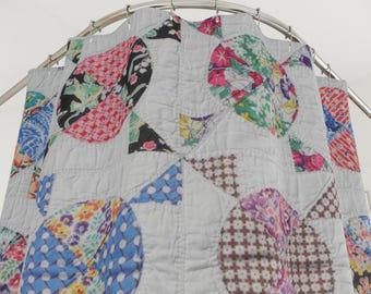 Patchwork Quilt Shower Curtain | Floral Retro Fabric Print | Vintage Snowball Pattern
