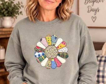 Patchwork Daisy Sweatshirt | Floral Feedsack Quilt Block | Dresden Circle Quilt Graphic