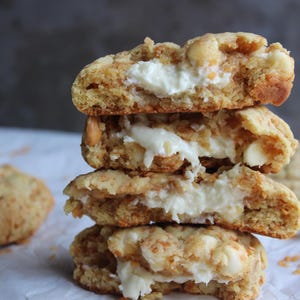 White Chocolate Stuffed Coconut Cookies | Stuffed Gourmet Cookie Recipe| Dessert Recipe | Homemade Cookies | Bakery Cookies | Soft Cookies