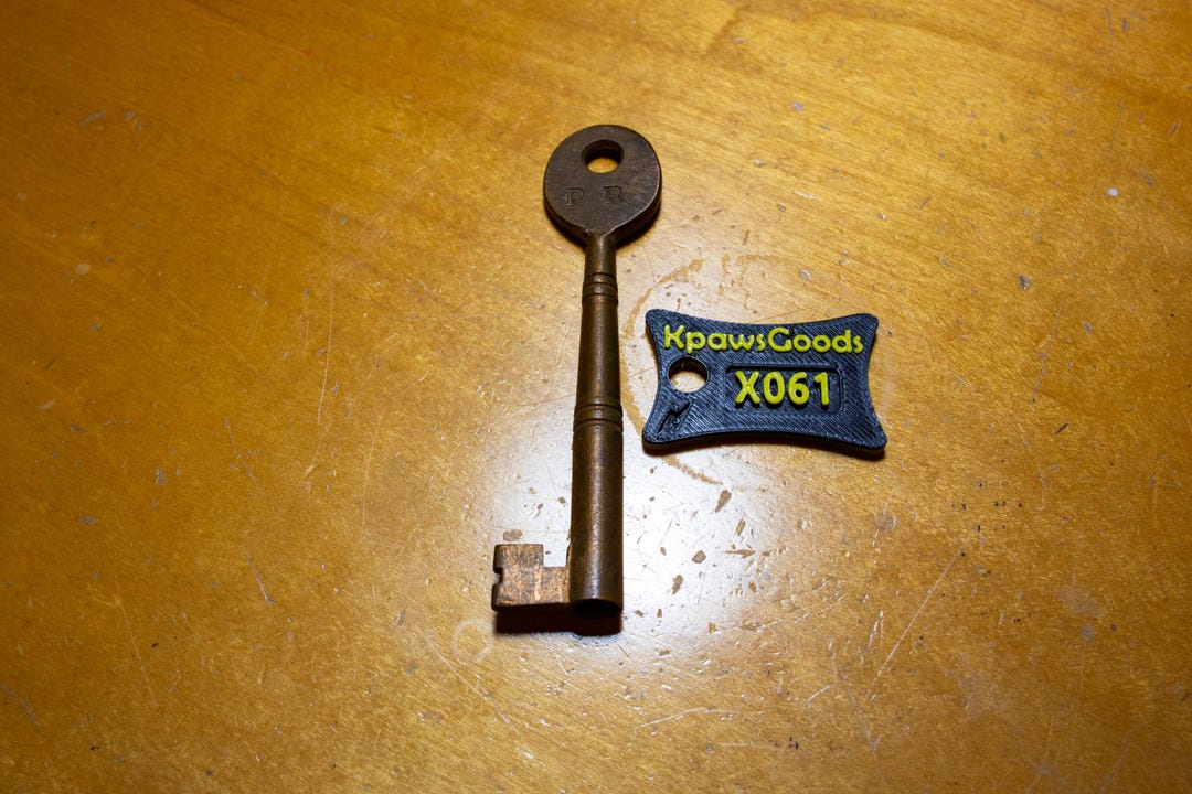Adlake Type Cab Key - Unusually Long Bit - X061 Tag - Etsy
