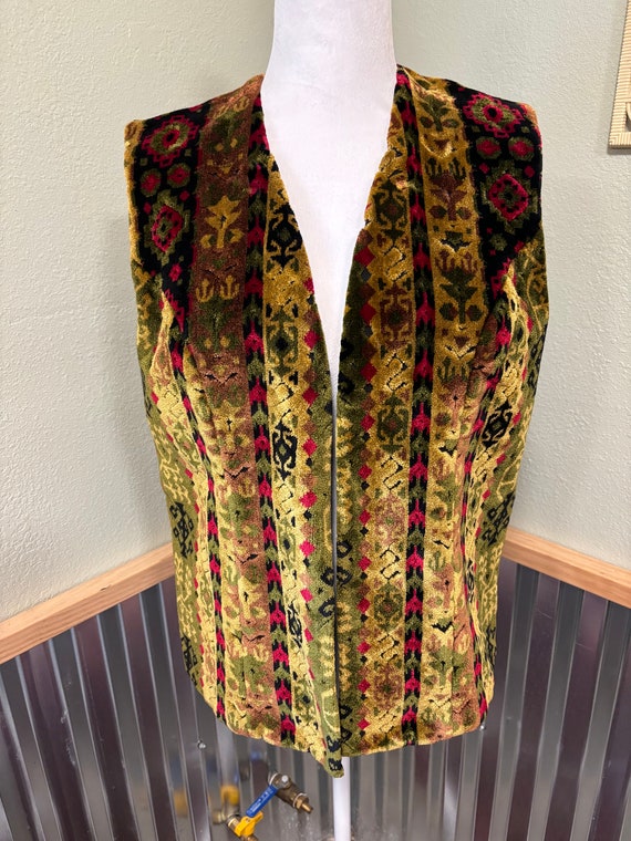 Size large vtg 1970’s velvet tapestry vest