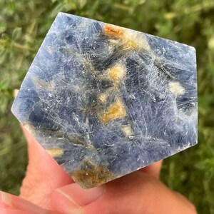 Blauer Kyanit Free Form