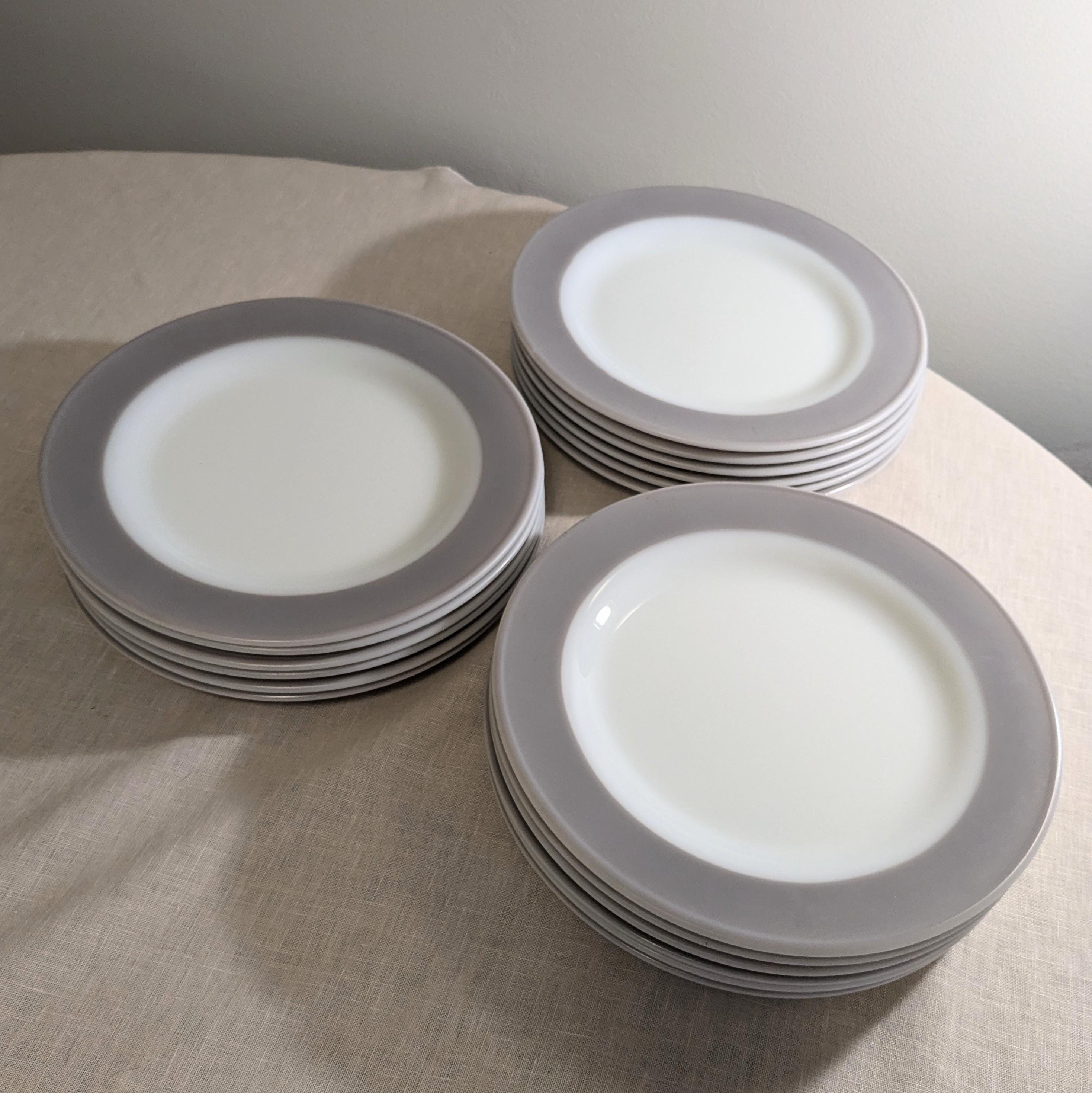 Grey Pyrex 1950s Mid Century Pyrex Milkglass Dishware Set: Dove Grey Restaurant ...