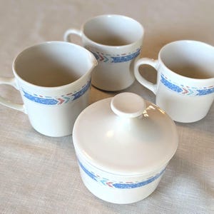 Vintage Corelle Sugar & Creamer and 6oz Mug Set Southwest Heritage Cornerstone 4 pieces total in mint condition. Multicolor Geometric Decor