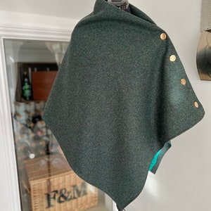 Women’s poncho cape race day fashion forest green blue wool herringbone cape equestrian fashion attire country clothing Raceday fashion