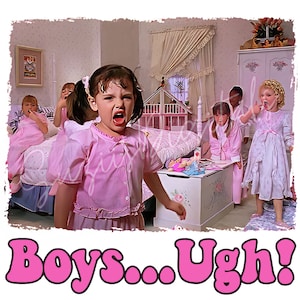 Puede incluir: Un grupo de chicas en pijama rosa están en una habitación. Una chica está gritando "Boys... Ugh!" mientras las otras chicas miran. La habitación está decorada en rosa y blanco con una casa de muñecas en el fondo.