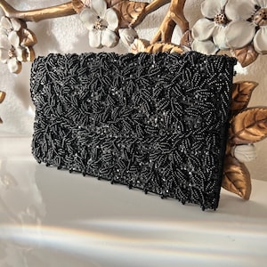 Bolso de mano vintage La Regale con cuentas negras