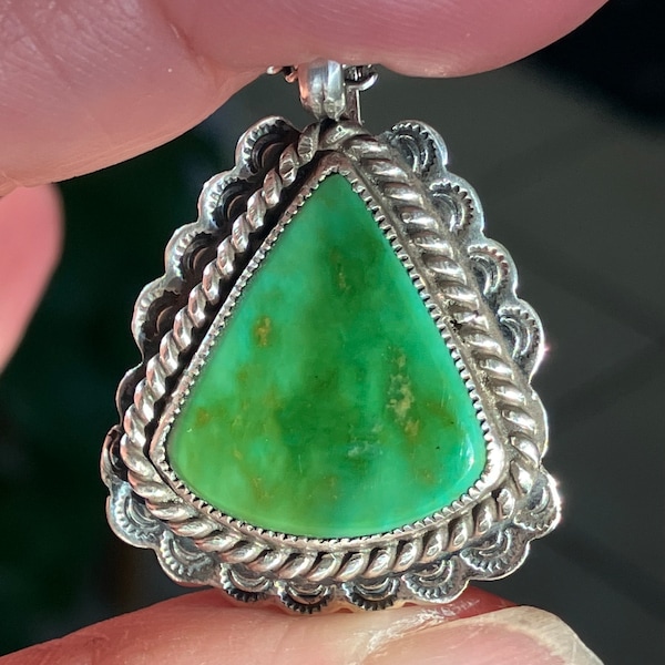 Vintage 1940’s Green Royston Turquoise Pendant Necklace * Southwestern Jewelry * Sun Rays * Rope Border * Navajo Native American Handmade