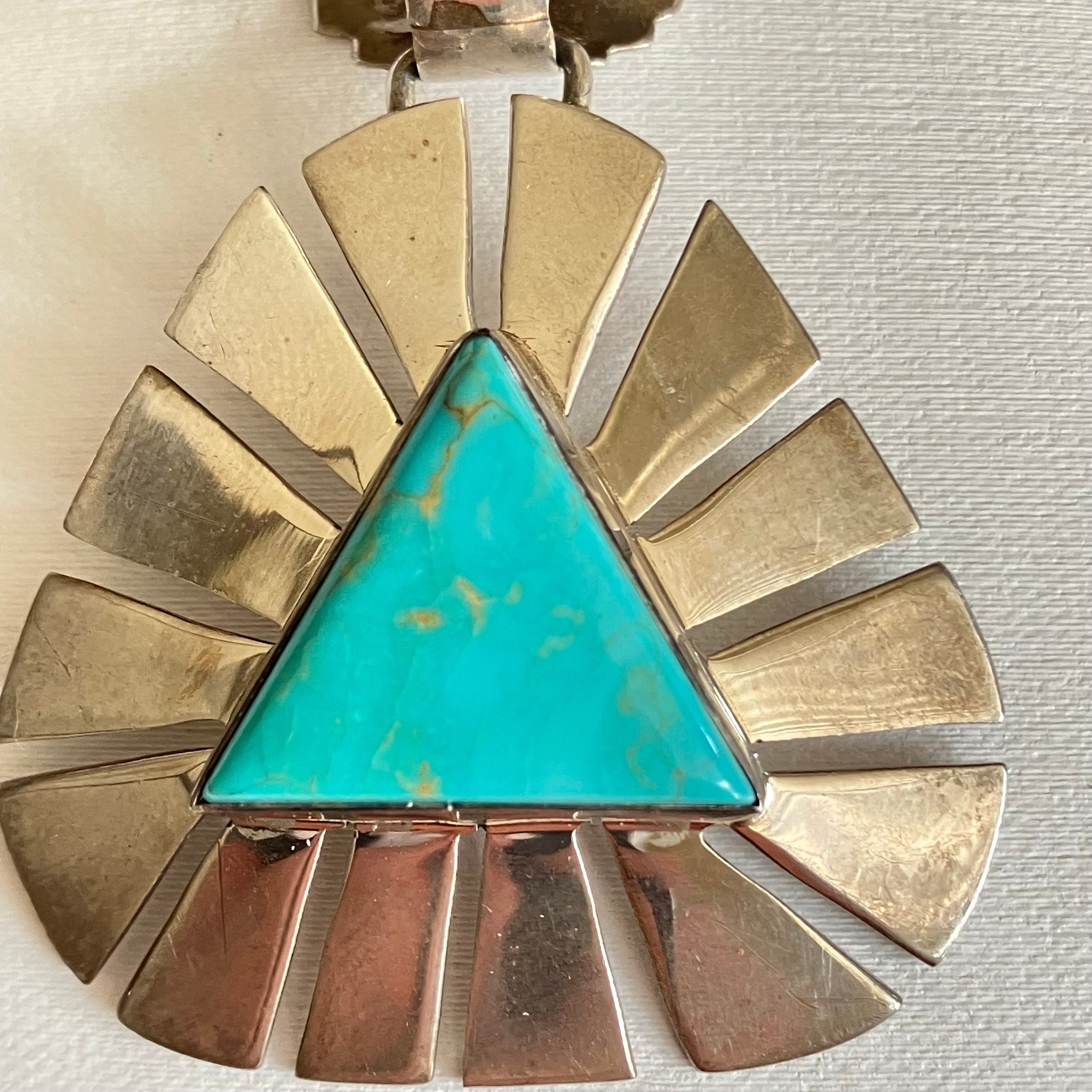 Important Johnny Yazzie Vintage Native American Navajo Green Turquoise Sterling Silver Necklace Important Johnny Yazzie Vintage Native American Navajo Green Turquoise Sterling Silver Necklace