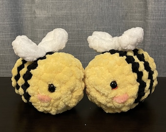 Crochet Mini Bee Plush / Amigurumi