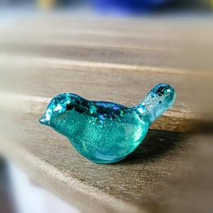 Small Bird Resin Figurine | Blue Bird Figurine | Bird Decor | Sparkling Blue Bird | Bird Decor Statue | Bird lover gift | Minimalistic Bird