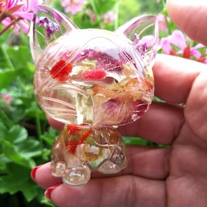 Resin Floral Cat Figurine, Pressed Flower Kitty Statue, Whimsical Cat Lover Gift, Botanical Resin Cat Decor, Small Cat Sculpture