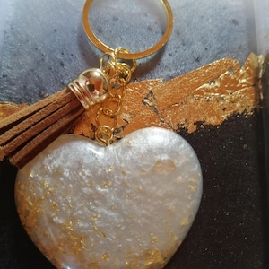 Heart resin keychain, Love keychain, Heart shaped keychain, Heart shaped resin keyring, Resin charm keychain, Resin heart pendant keychain