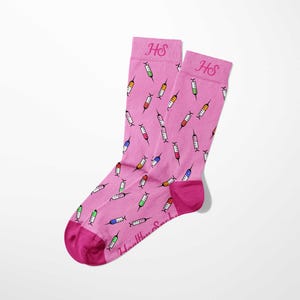 Syringe Crew Socks – Pink Edition | Medical Socks Gift for Nurses, Doctors and Healthcare Workers