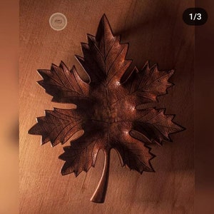 Hölzernes Ahornblatt-Tablett, Holztablett, handgeschnitztes Holzdekor, Haus-Willkommensgeschenk, handgemachte Blatt-Deko, handgemachtes Ahornblatt, hölzernes Haus-Deko