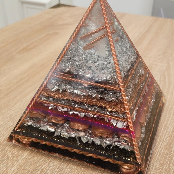 Orgonite Pyramid With Quartz Crystals Tensor Rings 50/50 Metal Resin Ratio 1 Million On Bovis Scale Orgone Generator On Copper Legs