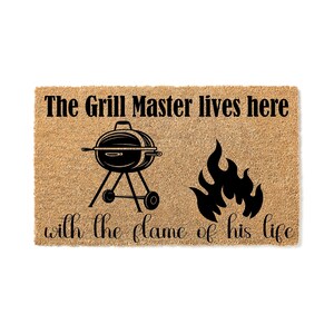 Grill Master Lives Here Doormat | Welcome Mat | Man Cave Decor | Dad Gift | Christmas Door Mat | Grandpa Gift | BBQ Home Gift 3494stk