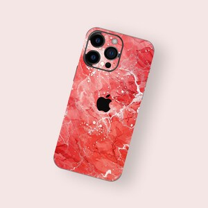 Rote Marmor Muster iPhone Schutzhülle | Moderne ästhetische iPhone Aufkleber | Modische Textur iPhone Wrap | Elegantes Design iPhone Skin