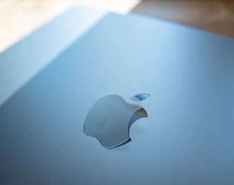 Transparente MacBook Logo Aufkleber, Apple Logo Transparente Schutzfolie, Unsichtbarer Schutz für MacBook Pro und MacBook Air Logo